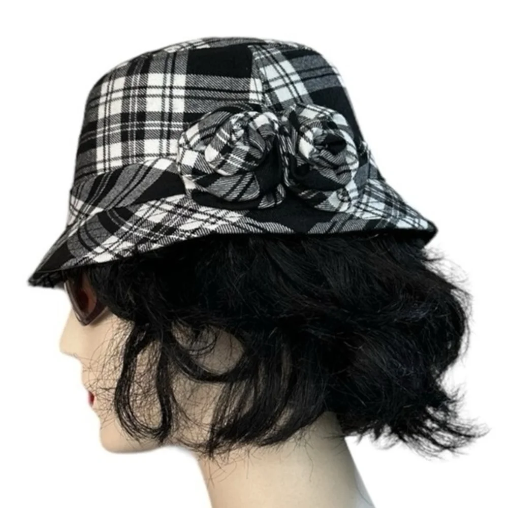 Tartan Traditions Plaid Bucket Hat Black White Flower Detail Women S/M NWT